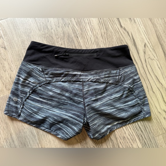 Lulu size 4 shorts - Picture 4 of 6